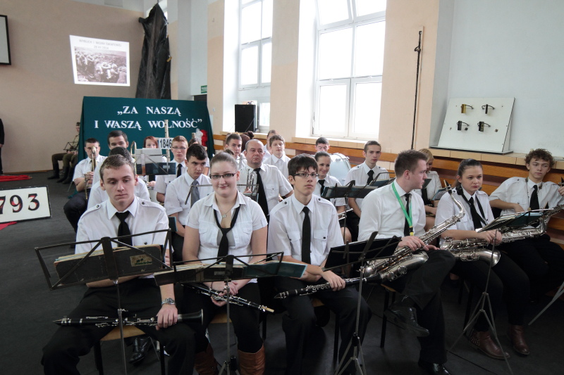 Apel z okazji 11 listopada r.szk. 2013/2014 autor: ZST Kolno, LO Kolno, LP Kolno 