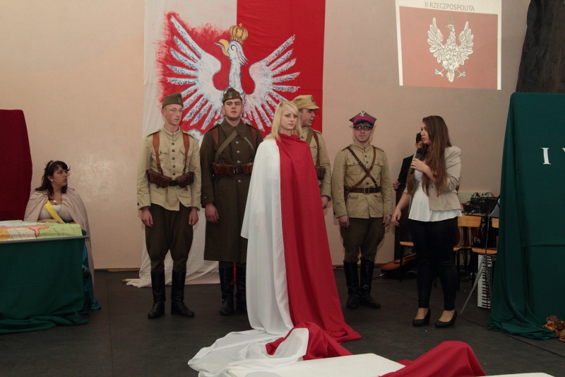 Apel z okazji 11 listopada r.szk. 2013/2014 autor: ZST Kolno, LO Kolno, LP Kolno 