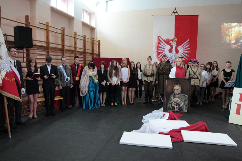 Apel z okazji 11 listopada r.szk. 2013/2014 autor: ZST Kolno, LO Kolno, LP Kolno 