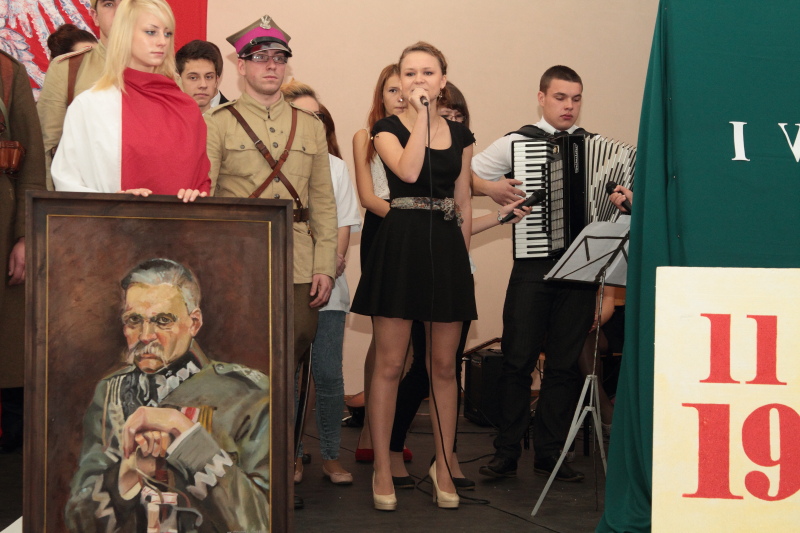 Apel z okazji 11 listopada r.szk. 2013/2014 autor: ZST Kolno, LO Kolno, LP Kolno 