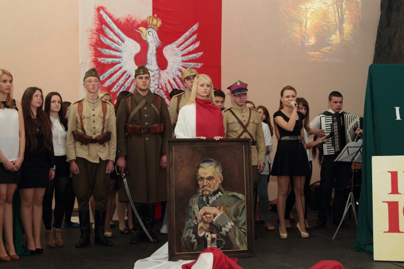 Apel z okazji 11 listopada r.szk. 2013/2014 autor: ZST Kolno, LO Kolno, LP Kolno 