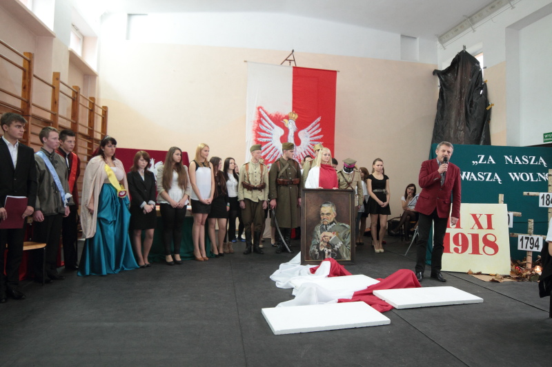 Apel z okazji 11 listopada r.szk. 2013/2014 autor: ZST Kolno, LO Kolno, LP Kolno 