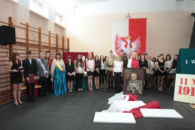 Apel z okazji 11 listopada r.szk. 2013/2014 autor: ZST Kolno, LO Kolno, LP Kolno 