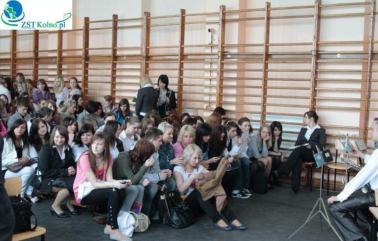 Po�egnanie klas maturalnych oraz uroczysto�� 3 maja w ZST w Kolnie rok szkolny 2009/2010
 autor: ZST Kolno, LO Kolno, LP Kolno 