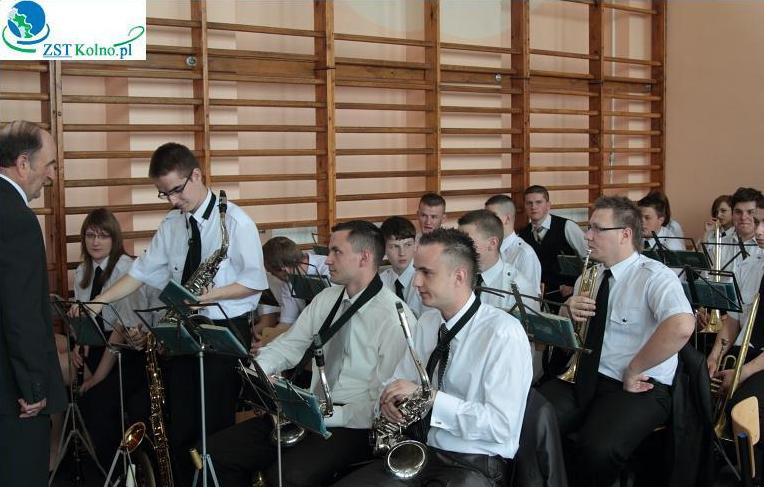 Po�egnanie klas maturalnych oraz uroczysto�� 3 maja w ZST w Kolnie rok szkolny 2009/2010
 autor: ZST Kolno, LO Kolno, LP Kolno 