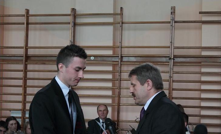 Po�egnanie klas maturalnych oraz uroczysto�� 3 maja w ZST w Kolnie rok szkolny 2009/2010
 autor: ZST Kolno, LO Kolno, LP Kolno 