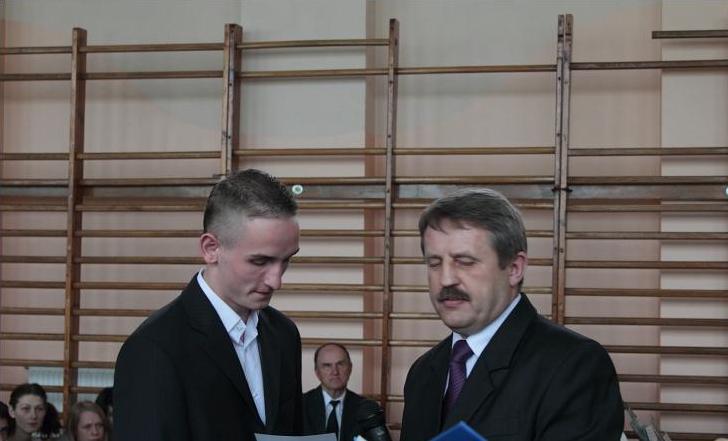 Po�egnanie klas maturalnych oraz uroczysto�� 3 maja w ZST w Kolnie rok szkolny 2009/2010
 autor: ZST Kolno, LO Kolno, LP Kolno 