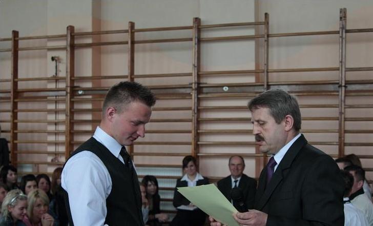 Po�egnanie klas maturalnych oraz uroczysto�� 3 maja w ZST w Kolnie rok szkolny 2009/2010
 autor: ZST Kolno, LO Kolno, LP Kolno 