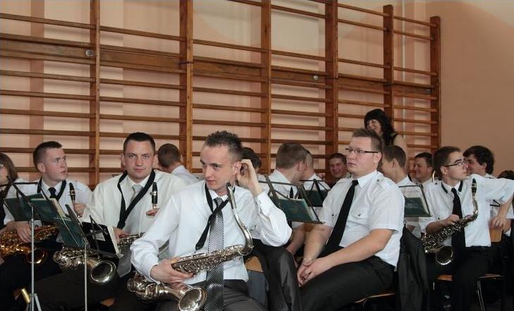 Po�egnanie klas maturalnych oraz uroczysto�� 3 maja w ZST w Kolnie rok szkolny 2009/2010
 autor: ZST Kolno, LO Kolno, LP Kolno 
