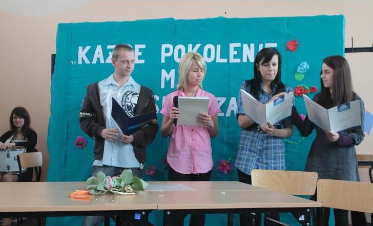 Po�egnanie klas maturalnych oraz uroczysto�� 3 maja w ZST w Kolnie rok szkolny 2009/2010
 autor: ZST Kolno, LO Kolno, LP Kolno 