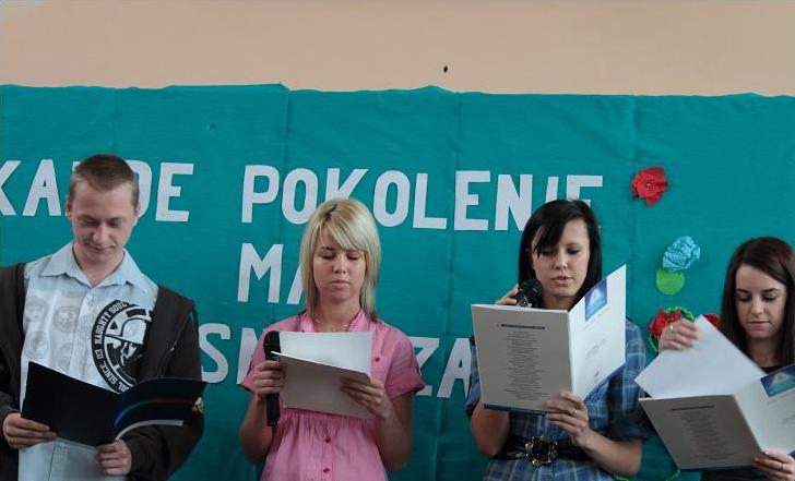 Po�egnanie klas maturalnych oraz uroczysto�� 3 maja w ZST w Kolnie rok szkolny 2009/2010
 autor: ZST Kolno, LO Kolno, LP Kolno 