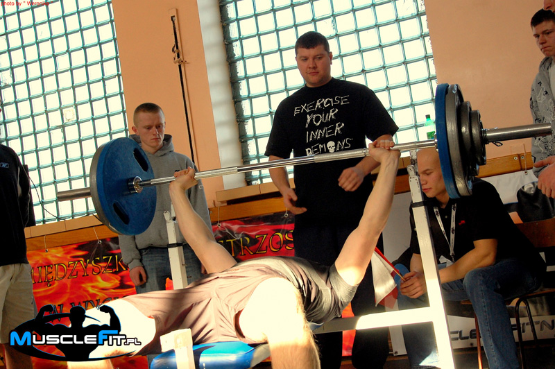 II Mi�dzyszkolne Mistrzostwa w Wyciskaniu Sztangi Le��c
 autor: ZST Kolno, LO Kolno, LP Kolno 