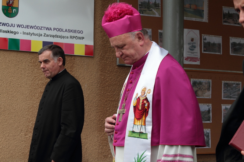 Wmurowanie kamienia w�gielnego w ZST autor: ZST Kolno, LO Kolno, LP Kolno 