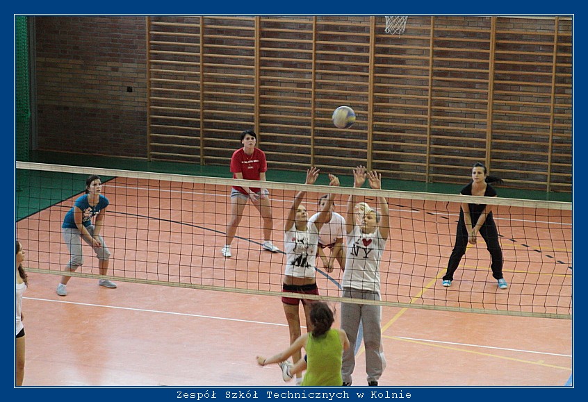 Mecz siatk�wki ZST Kolno kontra LO 'Mickiewicz' -Kolno 2010r. autor: ZST Kolno, LO Kolno, LP Kolno 