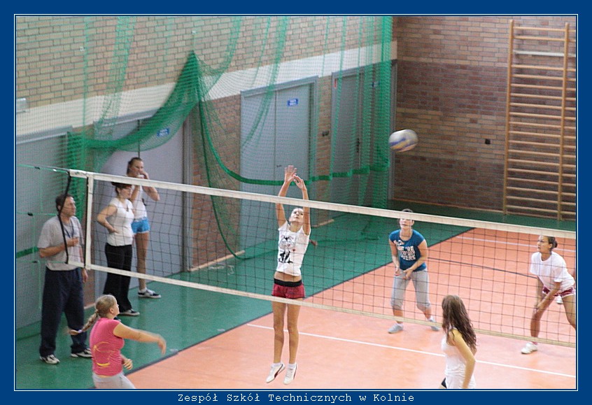 Mecz siatk�wki ZST Kolno kontra LO 'Mickiewicz' -Kolno 2010r. autor: ZST Kolno, LO Kolno, LP Kolno 