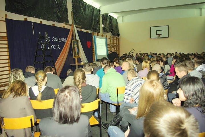 Rekolekcje w Zespole Szk� Technicznych w Kolnie 2011 r. autor: ZST Kolno, LO Kolno, LP Kolno 