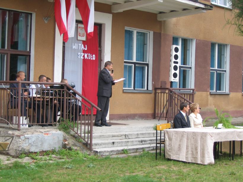 Rozpocz�cie roku szkolnego 2004/2005
 autor: ZST Kolno, LO Kolno, LP Kolno 