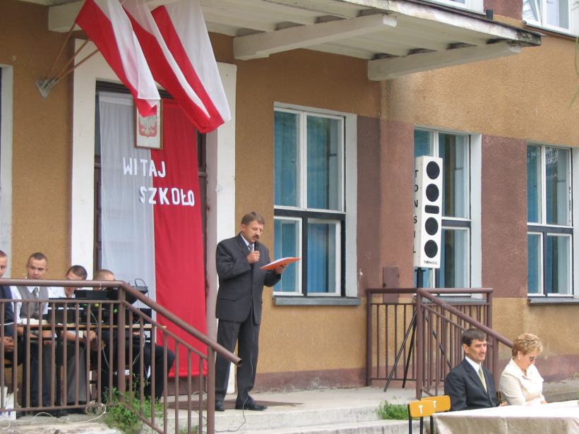 Rozpocz�cie roku szkolnego 2004/2005
 autor: ZST Kolno, LO Kolno, LP Kolno 