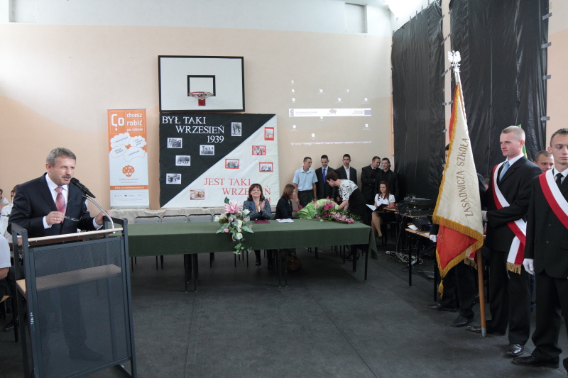 Rozpocz�cie roku szkolnego 2011/2012 autor: ZST Kolno, LO Kolno, LP Kolno 