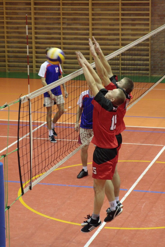 III Edycja Powiatowych Rozgrywek Pi�ki Siatkowej mecz ZST Kolno - LO Kolno(Mickiewicz) 2008r.
 autor: ZST Kolno, LO Kolno, LP Kolno 