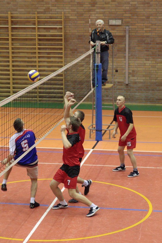 III Edycja Powiatowych Rozgrywek Pi�ki Siatkowej mecz ZST Kolno - LO Kolno(Mickiewicz) 2008r.
 autor: ZST Kolno, LO Kolno, LP Kolno 