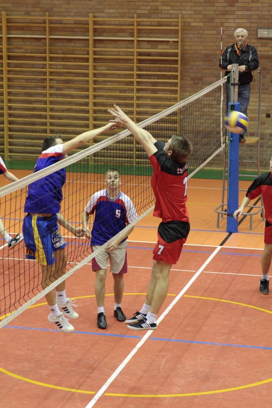 III Edycja Powiatowych Rozgrywek Pi�ki Siatkowej mecz ZST Kolno - LO Kolno(Mickiewicz) 2008r.
 autor: ZST Kolno, LO Kolno, LP Kolno 