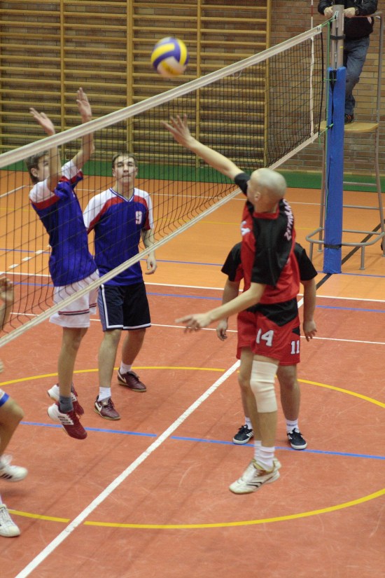 III Edycja Powiatowych Rozgrywek Pi�ki Siatkowej mecz ZST Kolno - LO Kolno(Mickiewicz) 2008r.
 autor: ZST Kolno, LO Kolno, LP Kolno 