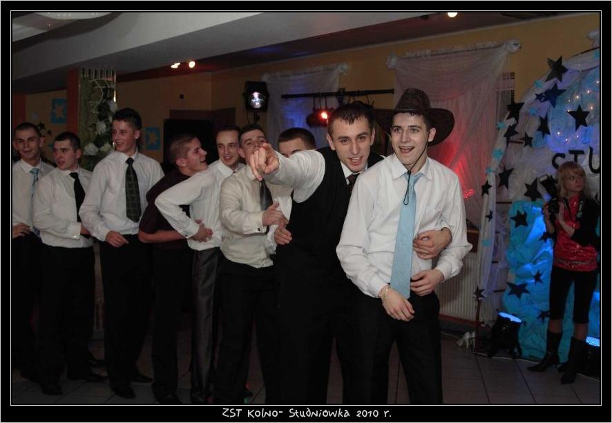 Studni�wka w ZST w Kolnie 2010 r.

 autor: ZST Kolno, LO Kolno, LP Kolno 