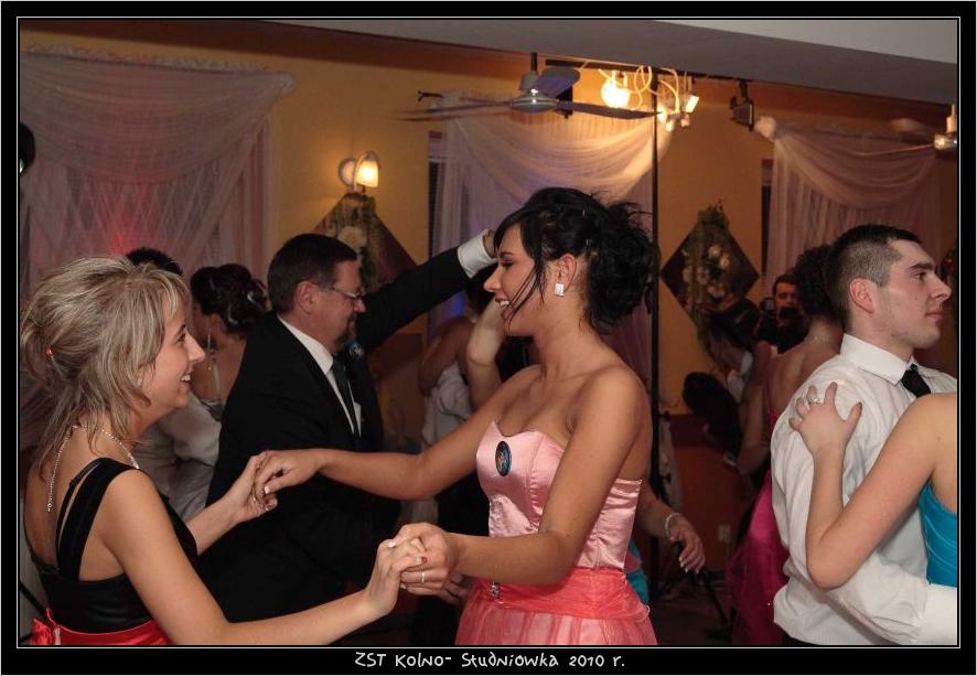 Studni�wka w ZST w Kolnie 2010 r.

 autor: ZST Kolno, LO Kolno, LP Kolno 