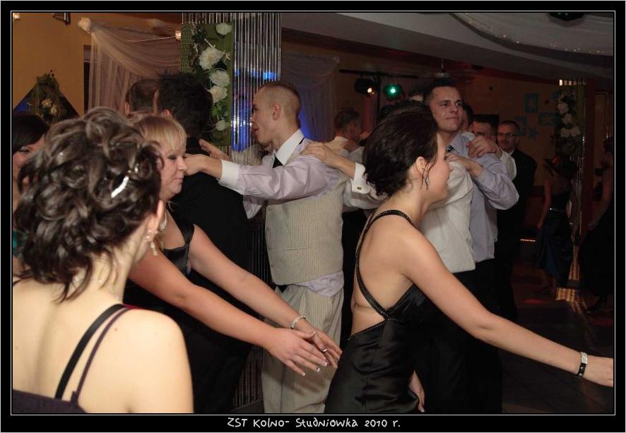 Studni�wka w ZST w Kolnie 2010 r.

 autor: ZST Kolno, LO Kolno, LP Kolno 