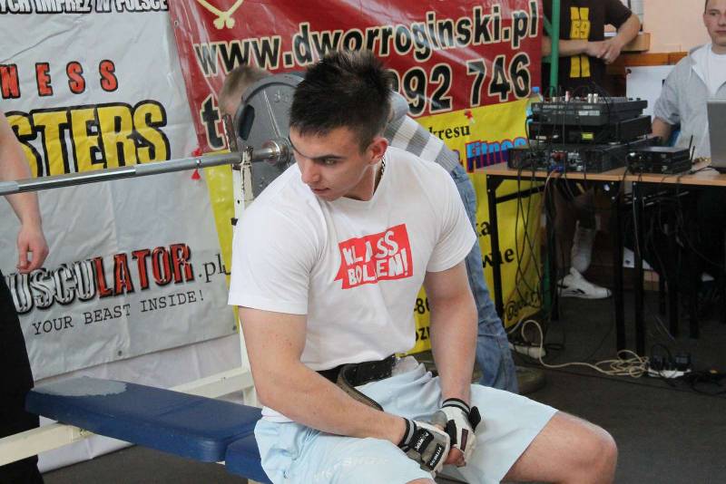 IV Mi�dzyszkolne Mistrzostwa w Wyciskaniu Sztangi Le��c 2012 autor: ZST Kolno, LO Kolno, LP Kolno 