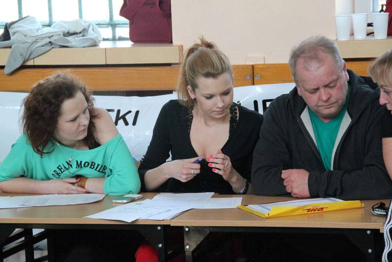 IV Mi�dzyszkolne Mistrzostwa w Wyciskaniu Sztangi Le��c 2012 autor: ZST Kolno, LO Kolno, LP Kolno 